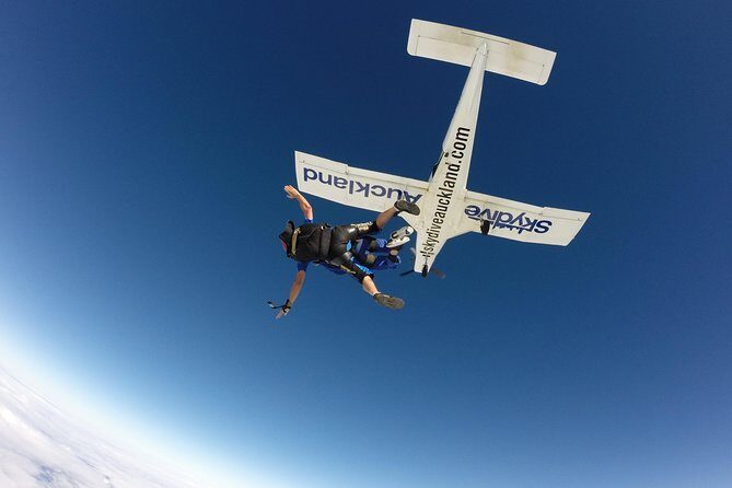 Skydive Auckland - Timing and getting there: from Auckland to Parakai without stress
