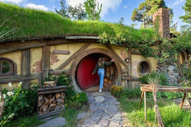 Small-Group Hobbiton and Waitomo Day Tour with Lunch from Auckland - Who should book (and who might want another plan)