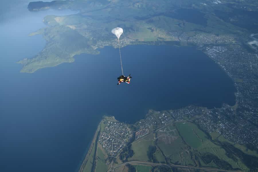 Tandem Skydive Experience in Taupo - Getting your jump photo and why the no-camera rule changes your plan