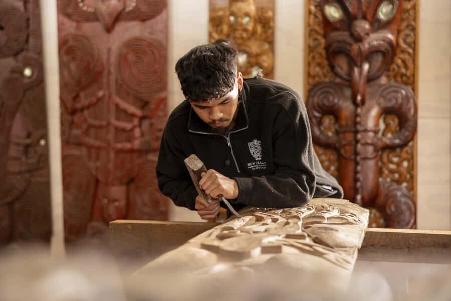 Te Puia: Te Rā Guided Day Tour - The role of your kaiārahi (guide) and what good guidance changes