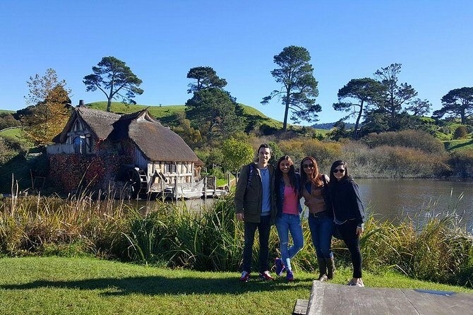The Hobbiton Movie Set Small-Group Guided Tour from Auckland - Pickup and the 6:00 am start: how to make the long day feel easier