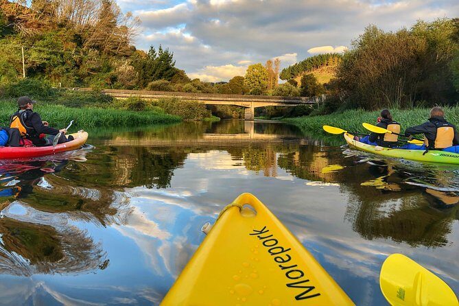 Twilight Glowworm Kayak Tour – Lake Karapiro - Entering the glowworm zone: Lake Karapiro at dusk