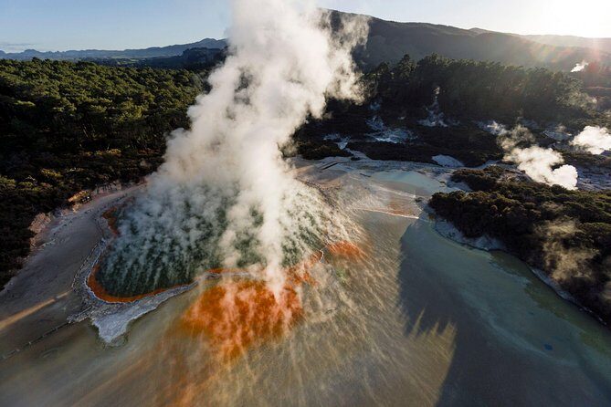 Wai-O-Tapu Thermal Wonderland, Rotorua, New Zealand - Timing Your Arrival Around the Lady Knox Geyser at 10:15am