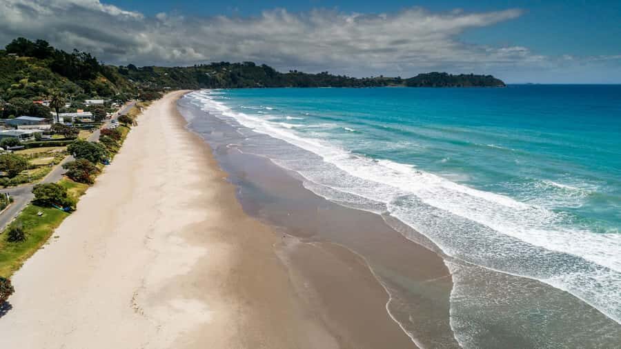 Waiheke Island Gourmet Food and Wine Tour with Lunch - Stop 1: Three Vineyard Tastings Built Around Food