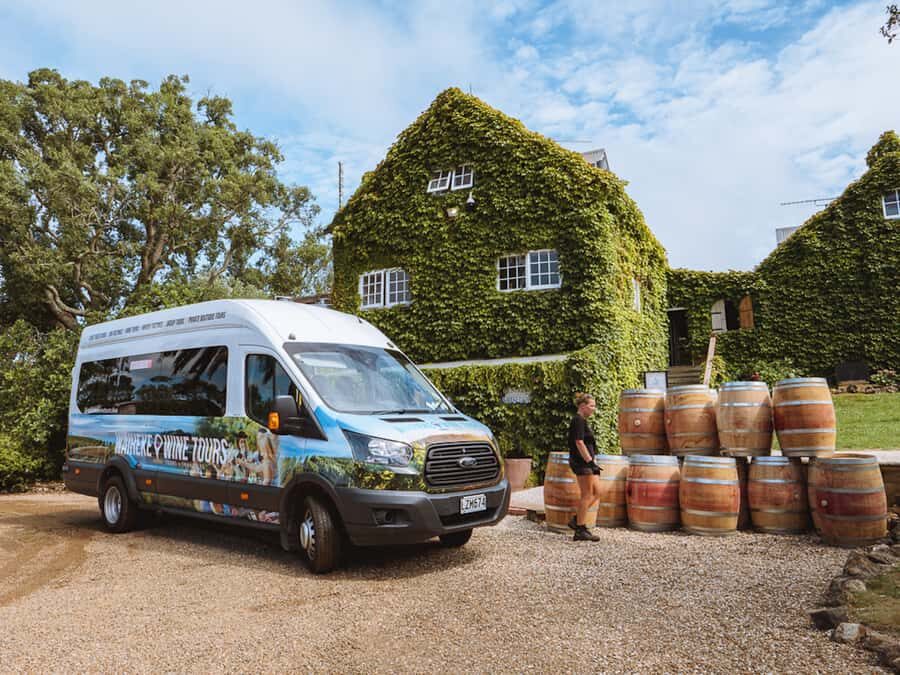 Waiheke Island: Scenic Island Wine Tour & Local Wine Tasting - The guide makes or breaks it: what you’ll notice from the Nooroa, Debbie, Caleb pattern
