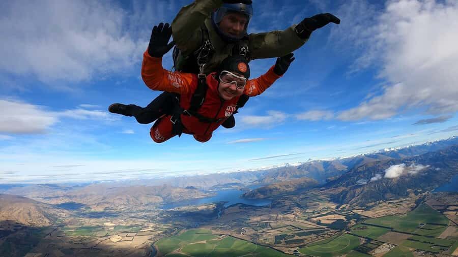 Wanaka: Tandem Skydive Experience - The Scenic Flight: Southern Alps, Lakes, and Mt Cook