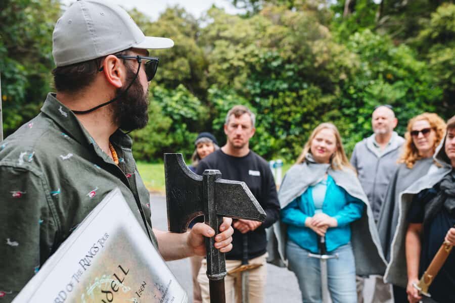 Wellington: Original LOTR Full-Day Tour with Weta & Lunch - Hobbit-themed lunch: fuel that keeps the afternoon moving