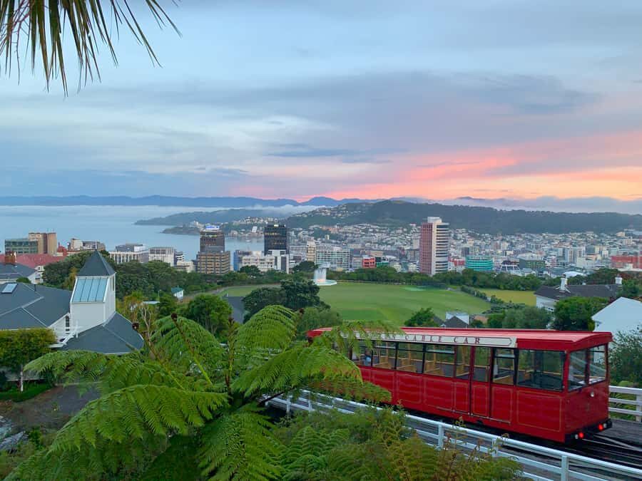 Wellington: Return Cable Car Ticket - Walking down through the Botanic Garden via Bolton Street Cemetery and the Beehive
