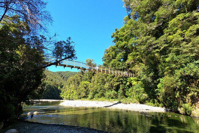 Wellington's Original LOTR Experience - includes Weta and Lunch - Aston Norwood Gardens lunch: Hobbit-style fuel that keeps the pace sane